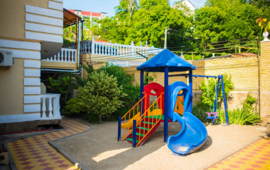 Детская площадка - отель Арина