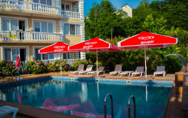 Открытый бассейн - отель Арина